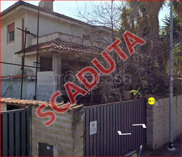 casa indipendente in vendita a Roma