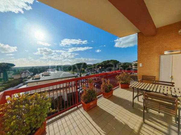 appartamento in vendita a Roma in zona Axa