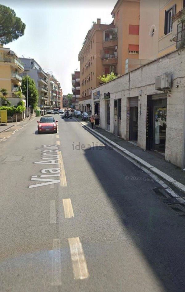 locale commerciale in vendita a Roma in zona Aurelio