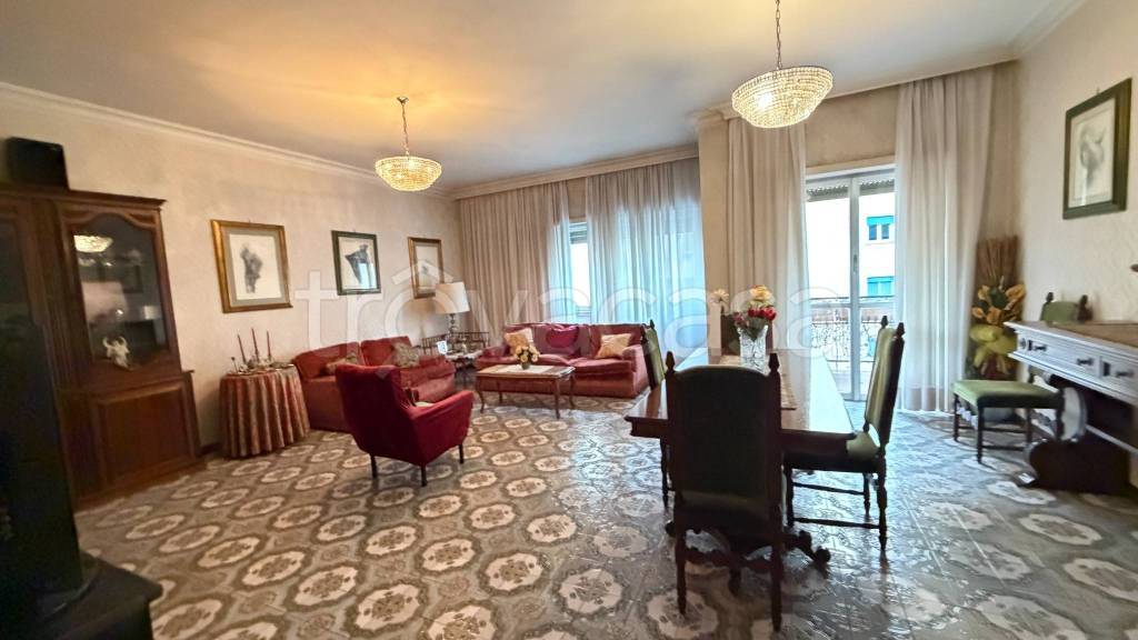 appartamento in vendita a Roma in zona Ardeatino