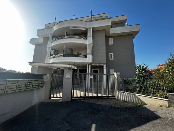appartamento in vendita a Roma in zona Ponte Galeria