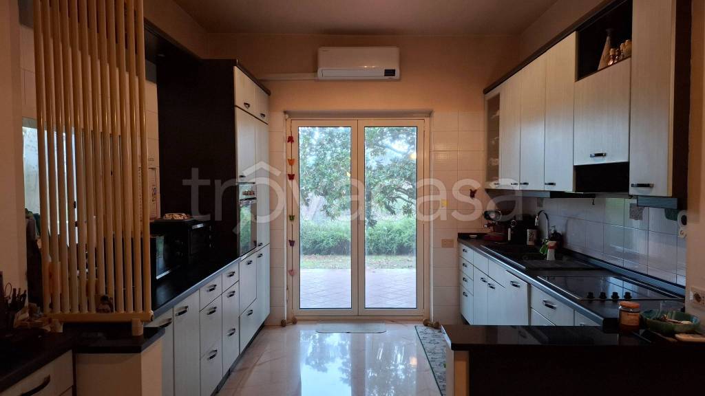 casa indipendente in vendita a Roma in zona Castel di Leva