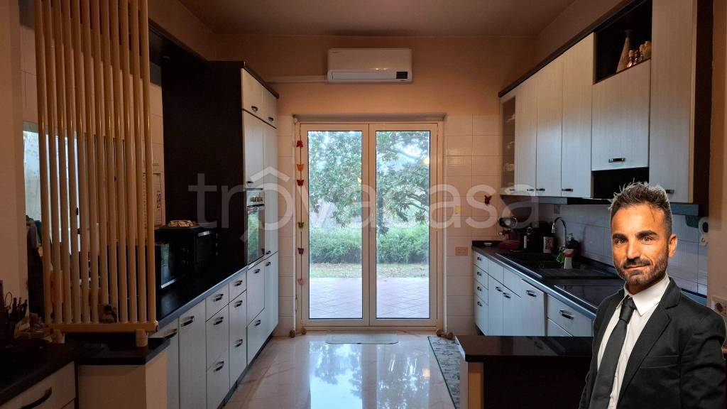 casa indipendente in vendita a Roma in zona Castel di Leva