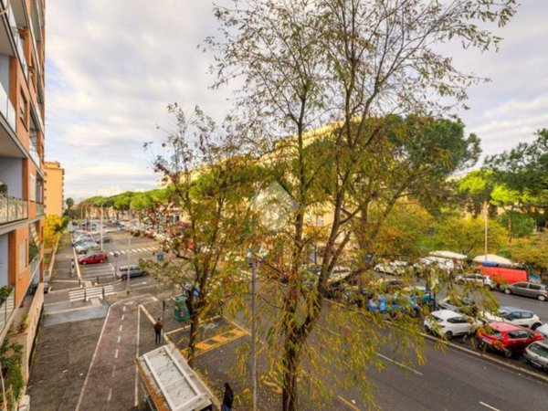 appartamento in vendita a Roma in zona Ardeatino