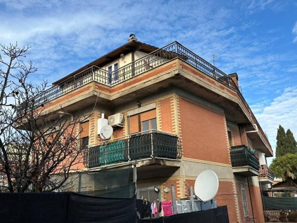 casa indipendente in vendita a Roma in zona Alessandrino