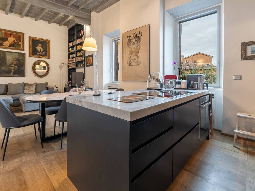 appartamento in vendita a Roma in zona Trastevere