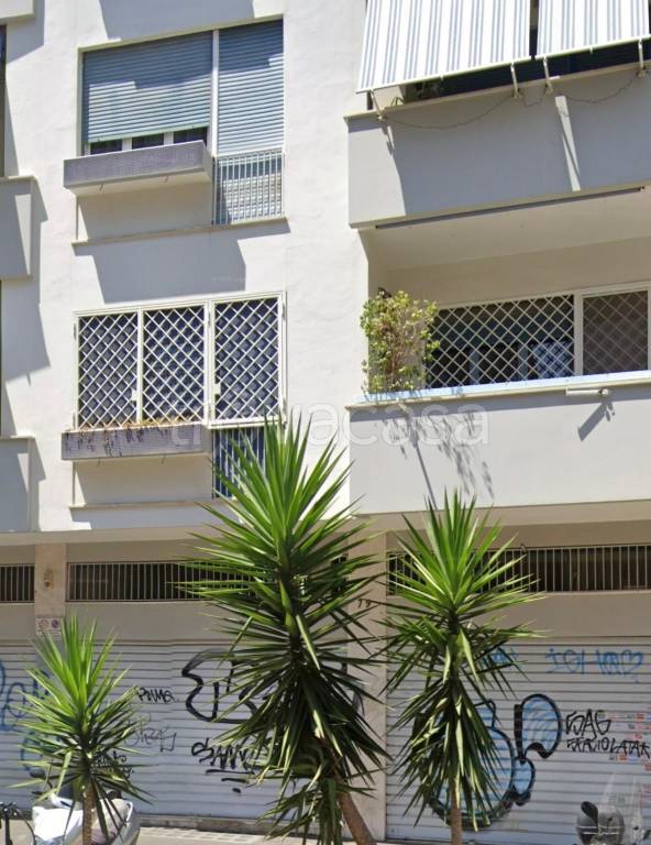 negozio in vendita a Roma in zona Cinecittà