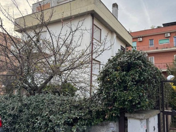 appartamento in vendita a Roma in zona Casalotti