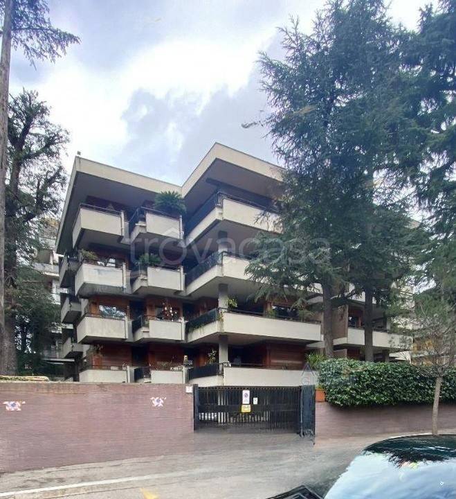 appartamento in vendita a Roma in zona Tor di Quinto