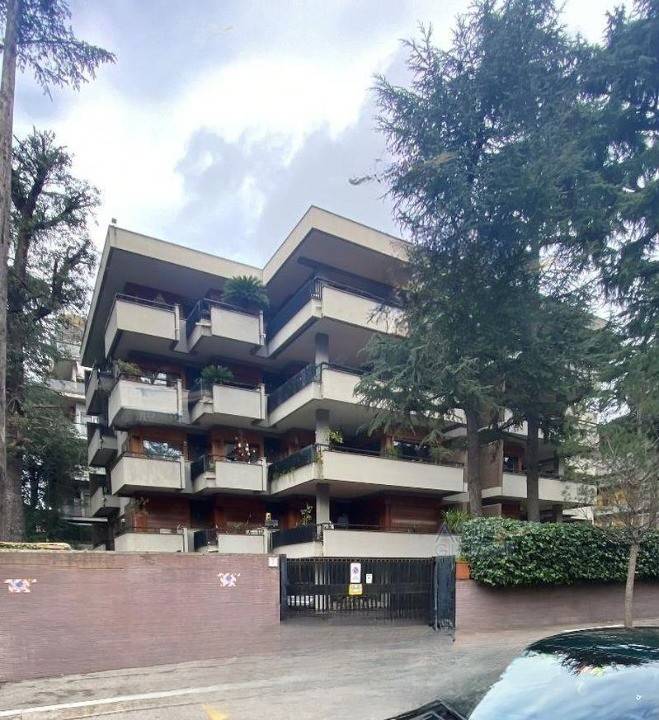 appartamento in vendita a Roma in zona Tor di Quinto