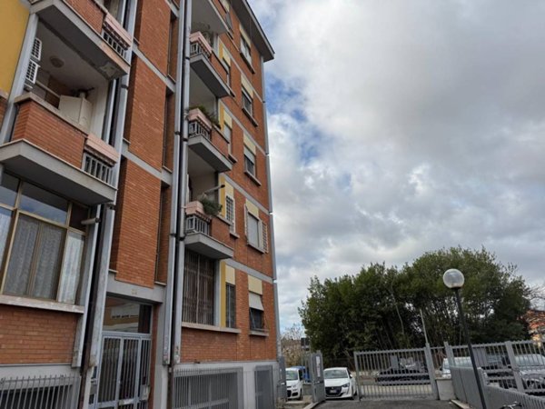appartamento in vendita a Roma in zona Ostiense