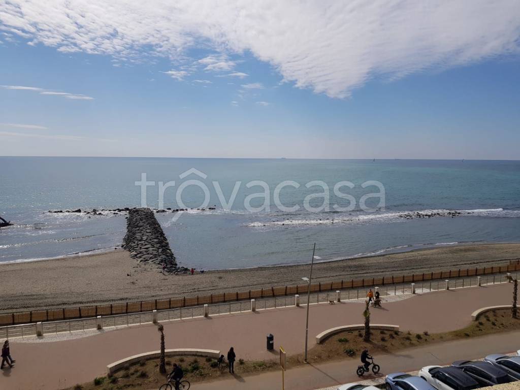 appartamento in vendita a Roma in zona Ostia