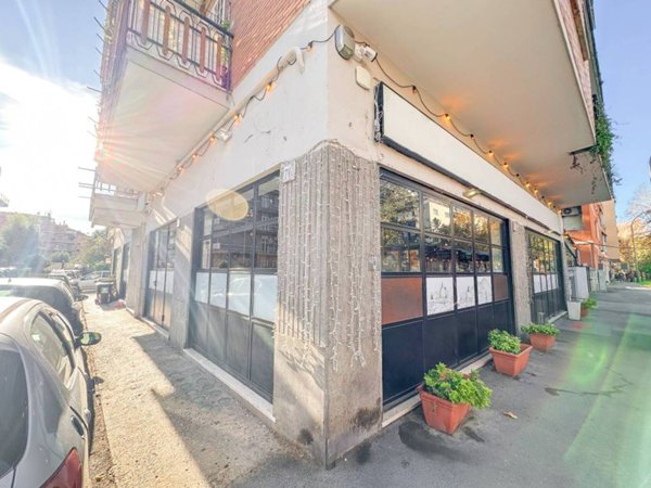 negozio in vendita a Roma in zona Appio Claudio