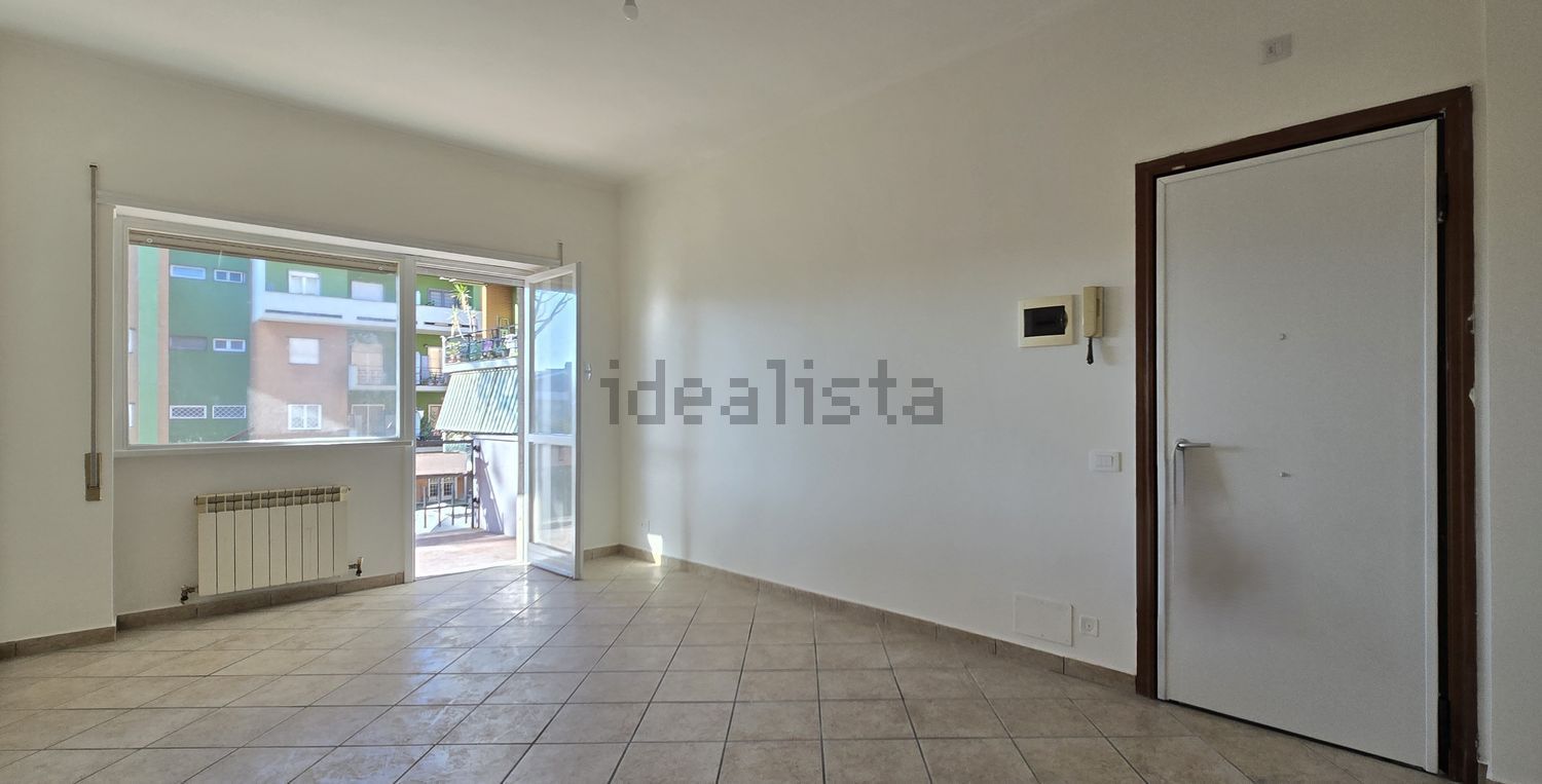 appartamento in vendita a Roma in zona Axa