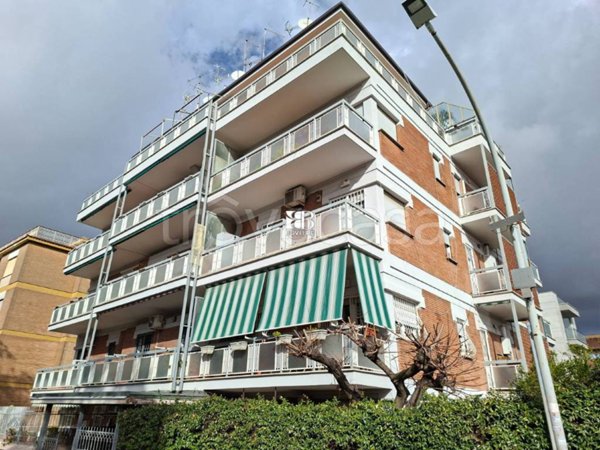 negozio in vendita a Roma in zona Aurelio