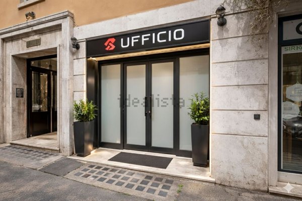 negozio in vendita a Roma in zona Appio Latino