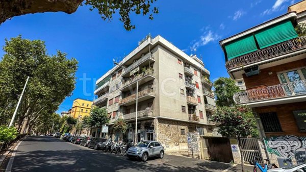 appartamento in vendita a Roma in zona Ostiense