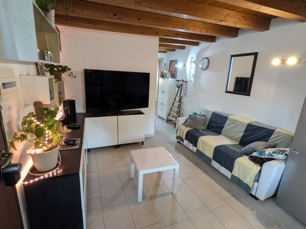 casa indipendente in vendita a Roma in zona Ostia Antica