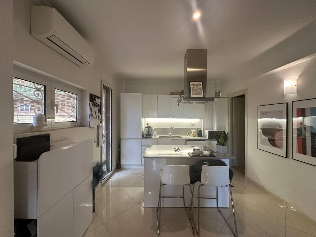 appartamento in vendita a Roma in zona Tor di Quinto