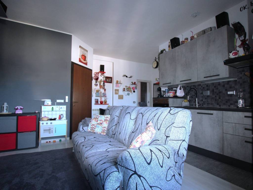 appartamento in vendita a Roma in zona Acilia