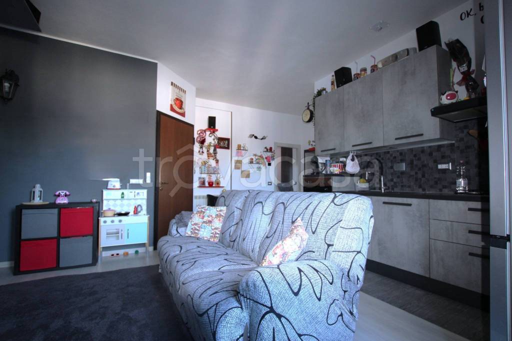 appartamento in vendita a Roma in zona Acilia