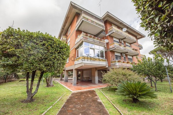 appartamento in vendita a Roma in zona Appio Claudio