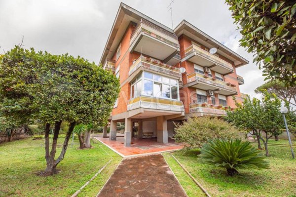 appartamento in vendita a Roma in zona Appio Claudio