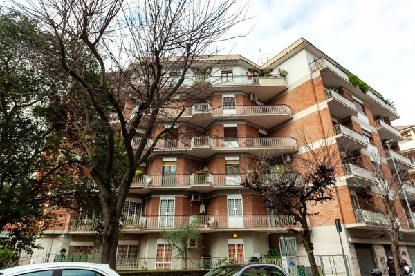 appartamento in vendita a Roma in zona Appio Latino