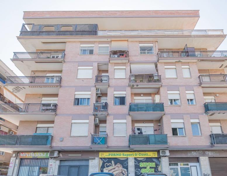 appartamento in vendita a Roma in zona Ostia Antica