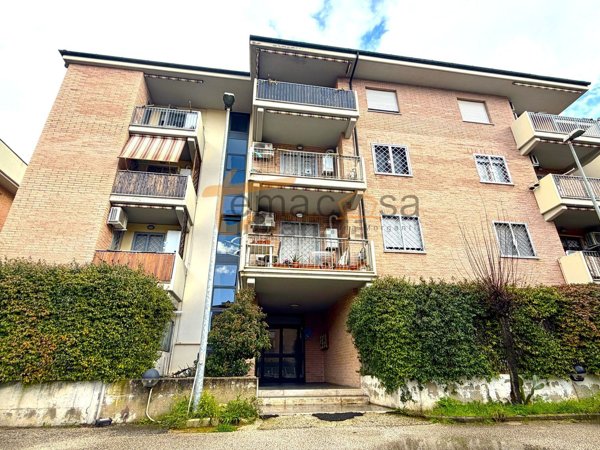 appartamento in vendita a Roma in zona Castelverde