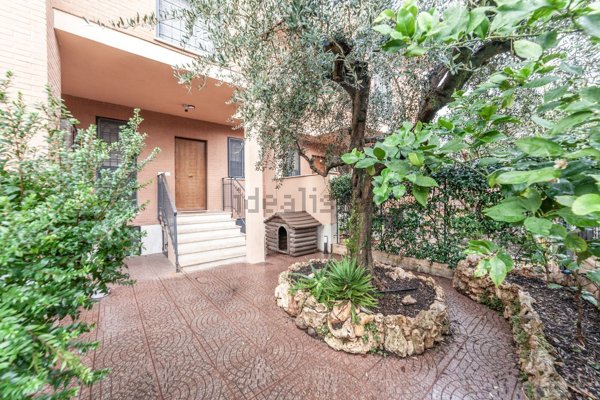 casa indipendente in vendita a Roma in zona Settecamini