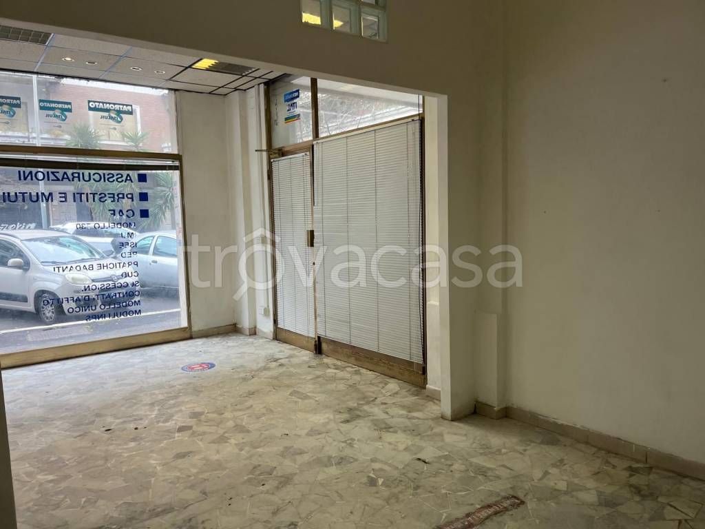 negozio in vendita a Roma in zona Ostia