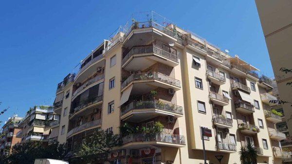appartamento in vendita a Roma in zona Appio Latino