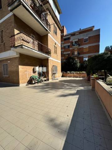 appartamento in vendita a Roma in zona Torrevecchia