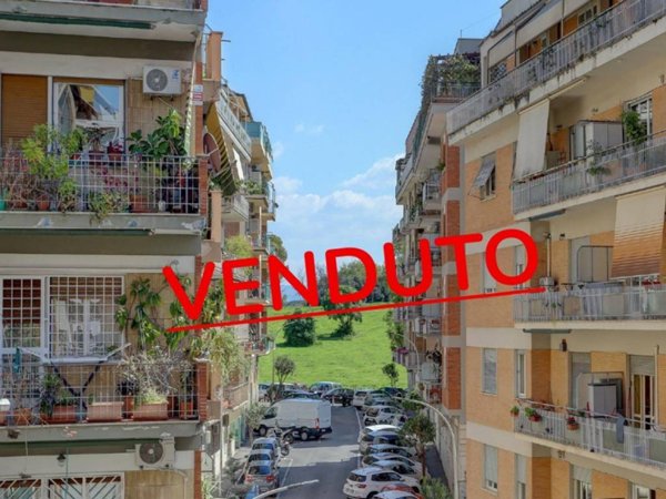 appartamento in vendita a Roma in zona Appio Latino