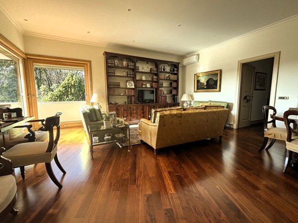 appartamento in vendita a Roma in zona Tomba di Nerone