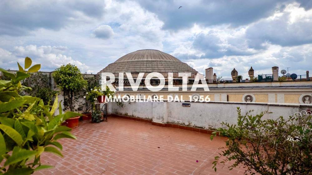 appartamento in vendita a Roma in zona Parione/Sant'Eustachio