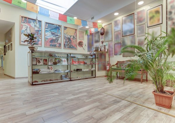 locale commerciale in vendita a Roma in zona Celio