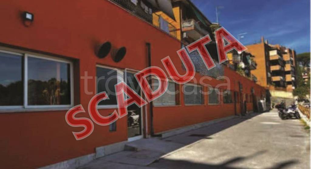 negozio in vendita a Roma in zona La Pisana
