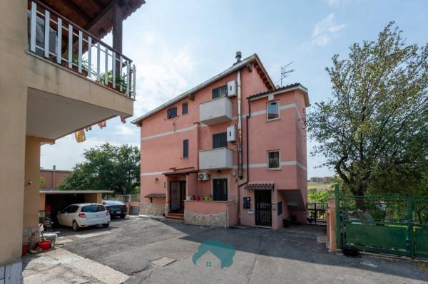 appartamento in vendita a Roma in zona Lunghezza