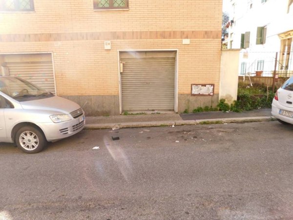 negozio in vendita a Roma in zona Prenestino-Centocelle