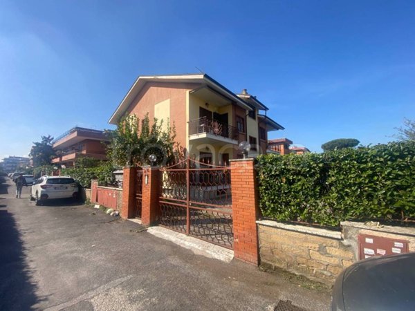 appartamento in vendita a Roma in zona Casal Morena