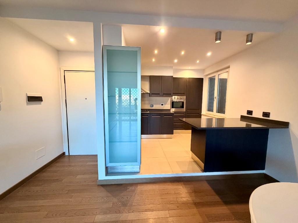 appartamento in vendita a Roma in zona Fonte Laurentina