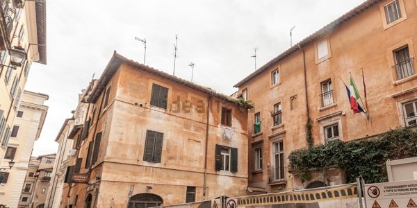 appartamento in vendita a Roma in zona Rione Regola