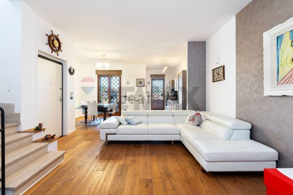 casa indipendente in vendita a Roma in zona Infernetto