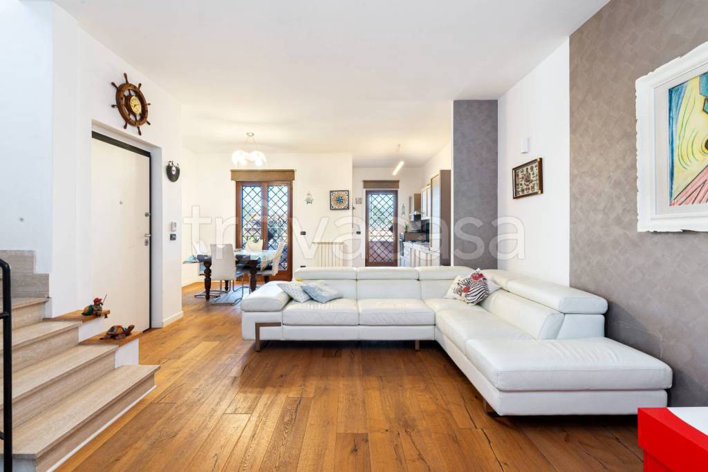 casa indipendente in vendita a Roma in zona Infernetto