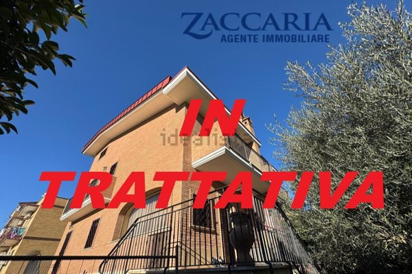 casa indipendente in vendita a Roma in zona Cinquina