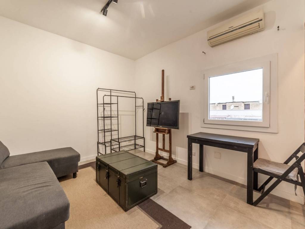 appartamento in vendita a Roma in zona Appio Latino