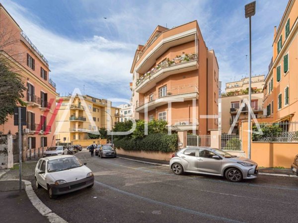 appartamento in vendita a Roma in zona San Saba - Ripa