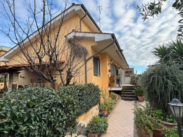 casa indipendente in vendita a Roma in zona Vitinia
